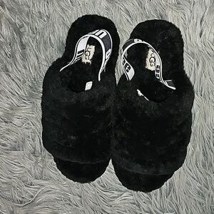 UGG Slipper Sandal/Shoes! Black Fluffy Slippers. Like New, Womens sz 7!